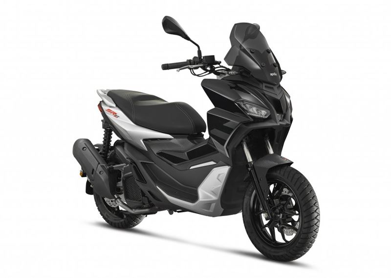 Motorscooters - 2021_Aprilia_SR_GT_125_Nero_3-4AntDX_bianco