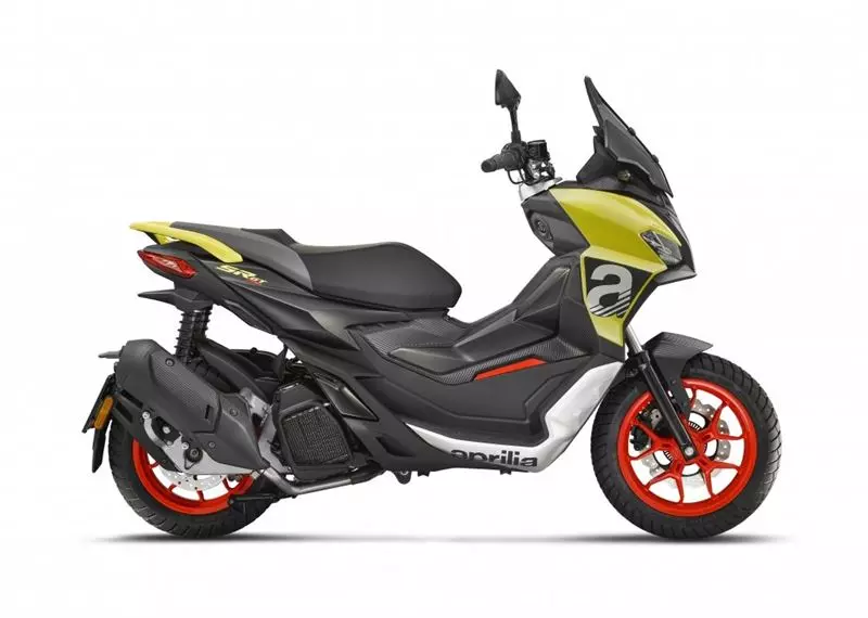 Motorscooters - 2021_Aprilia_SR_GT_200_giallo_LatDX_bianco