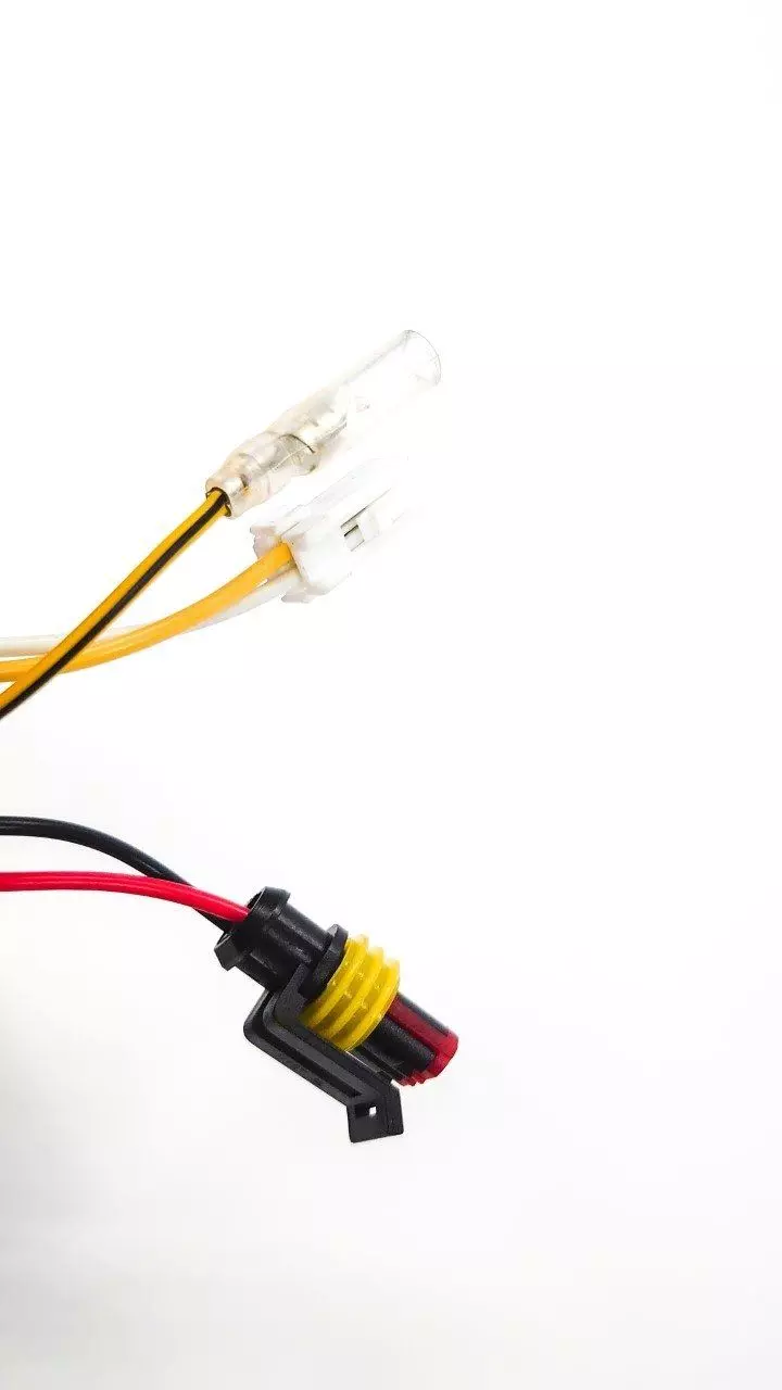 achterlicht-vespa-primavera-sprint-kabel-aansluiting-verlichting-led