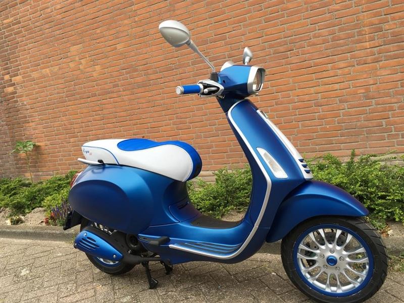 Vespa motorscooter naar wens verkrijgbaar bij Tensen 2Wielers in de buurt van Rijswijk