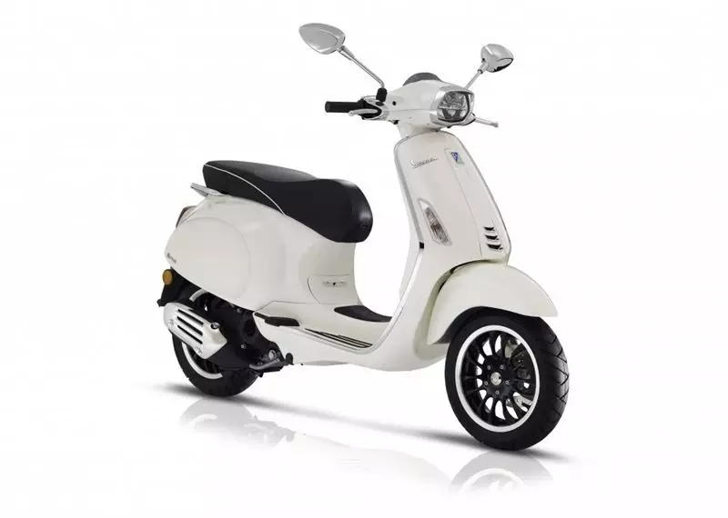 Nieuwe scooters - Vespa-sprint-wit-2018-nieuw-new-model-tensen-tweewielers-westland-naaldwijk-scooter-brommer-wit-white